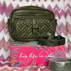 NWOT LUG CAROUSEL VL  OLIVE GREEN